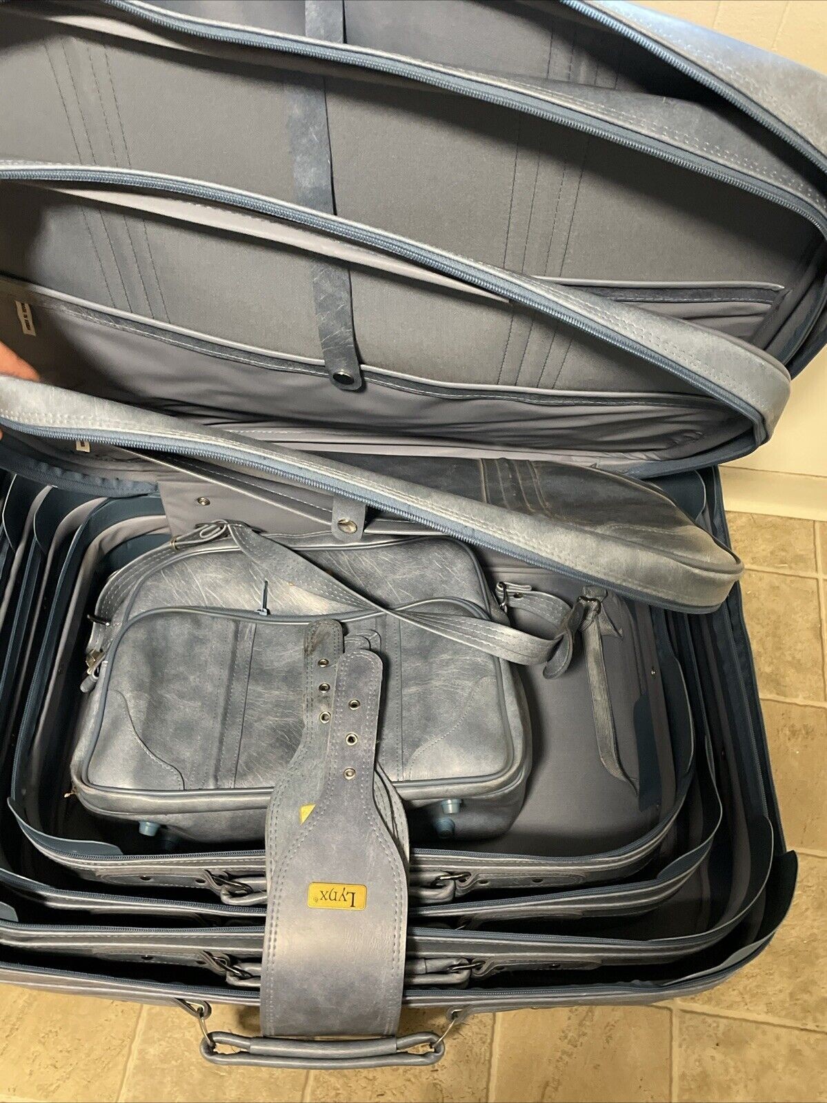 5 PCS Vintage LYNX Blue Vinyl SuitCase Luggage Set HTF W/ Lock & Key