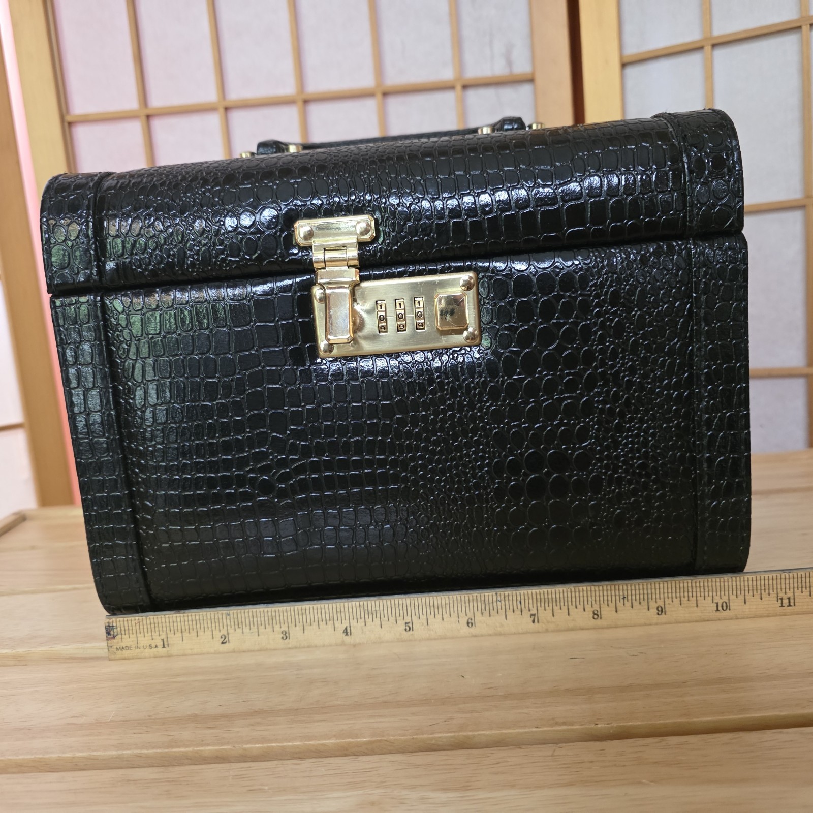 Overnight Travel Makeup Faux Alligator Vanity Hard Case Vtg 90s Cosmetic Train