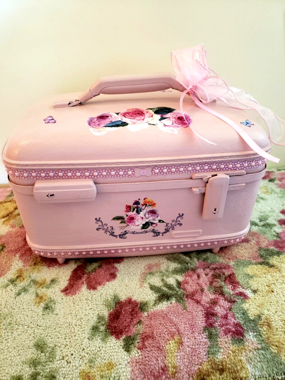 UPCYCLED/RESTORED VINTAGE AMERICAN TOURISTER TRAIN CASE