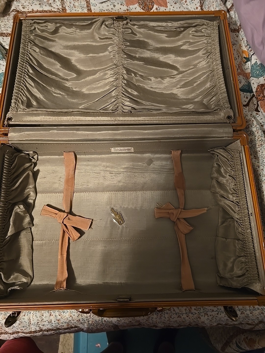 Vintage Samsonite with KEY