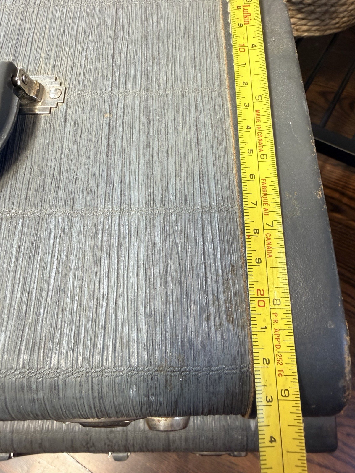 Vintage 1950s Makeup Hard Shell Case No Key 13” X 9”x 6.5”