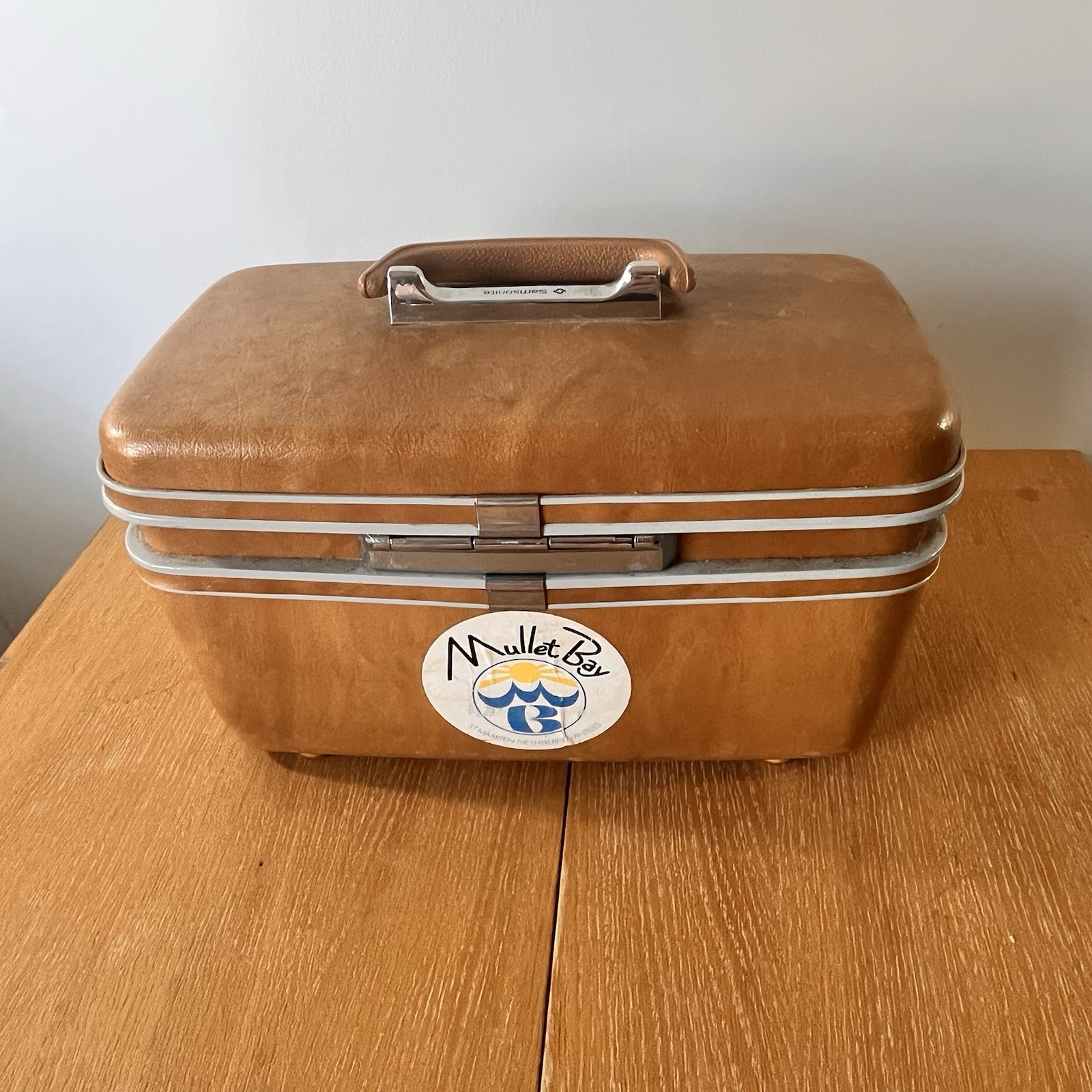 Samsonite 1970s Vintage Brown Hard Shell Vanity Case with Mirror