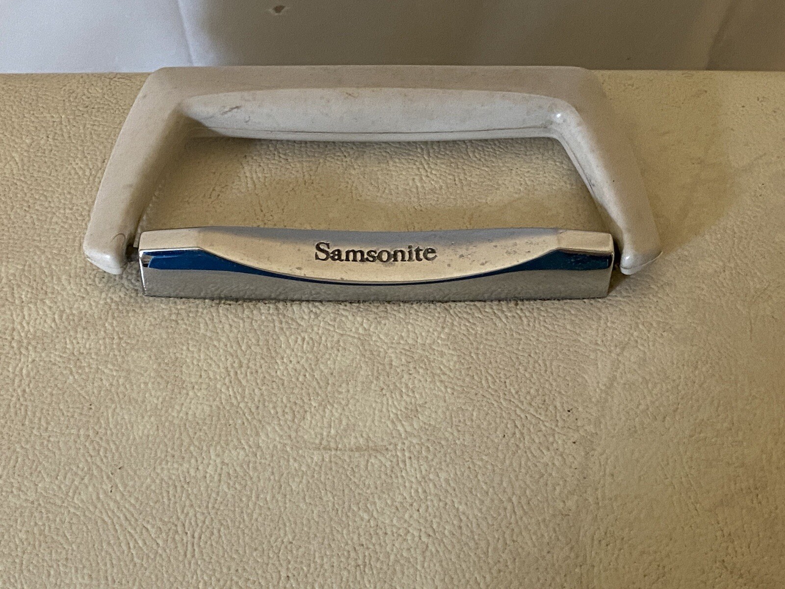 Samsonite Silhouette Train Case Vintage Cosmetic Travel Hard Luggage Carry On