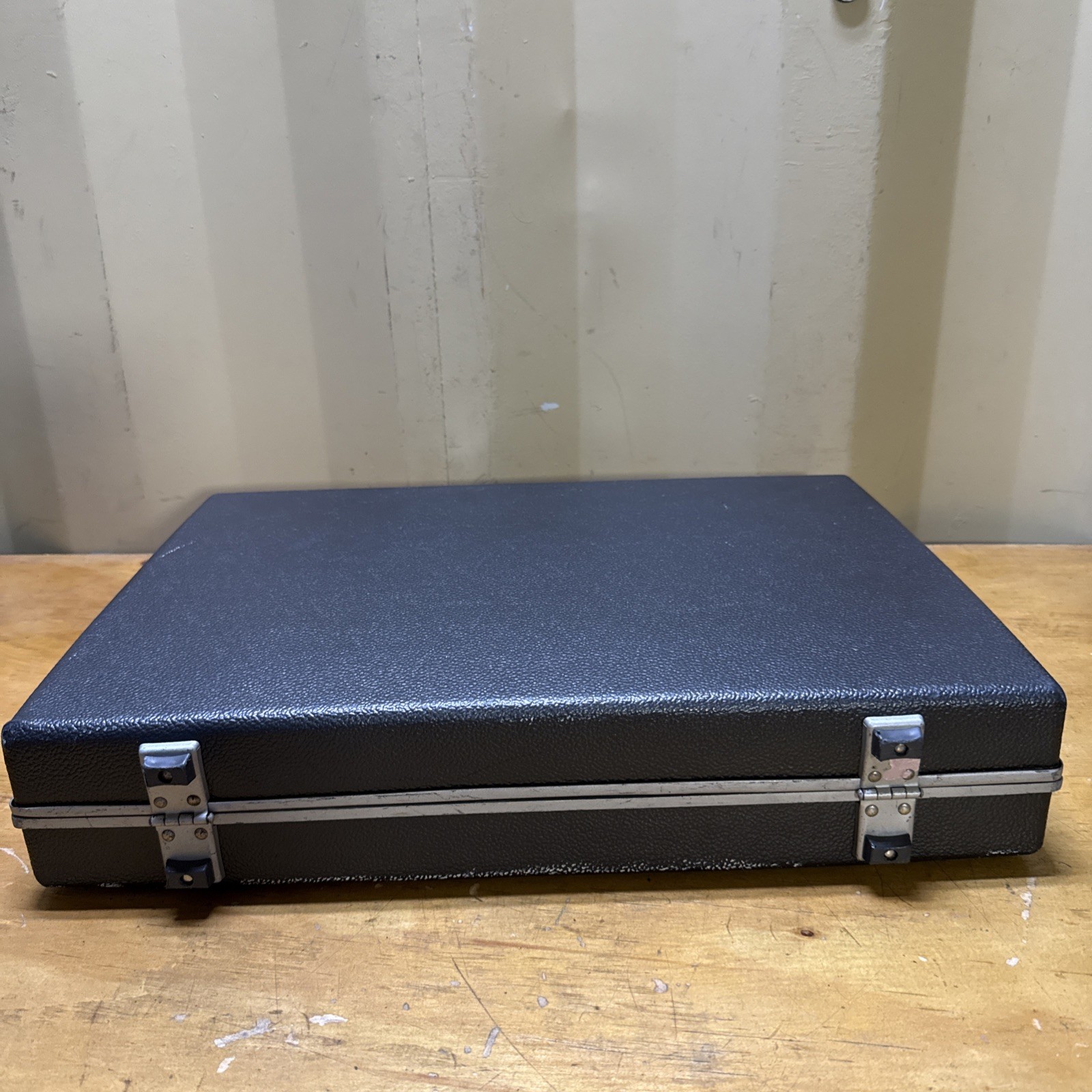 Vintage Samsonite Hardshell Briefcase 18” X 13” X 3.5”