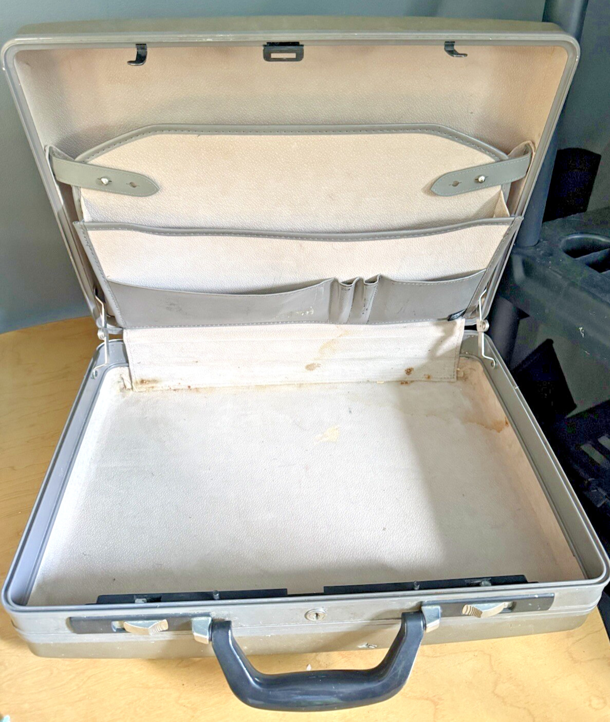 Vintage American Tourister Gray Hard Case Luggage 18x13x5 No Key