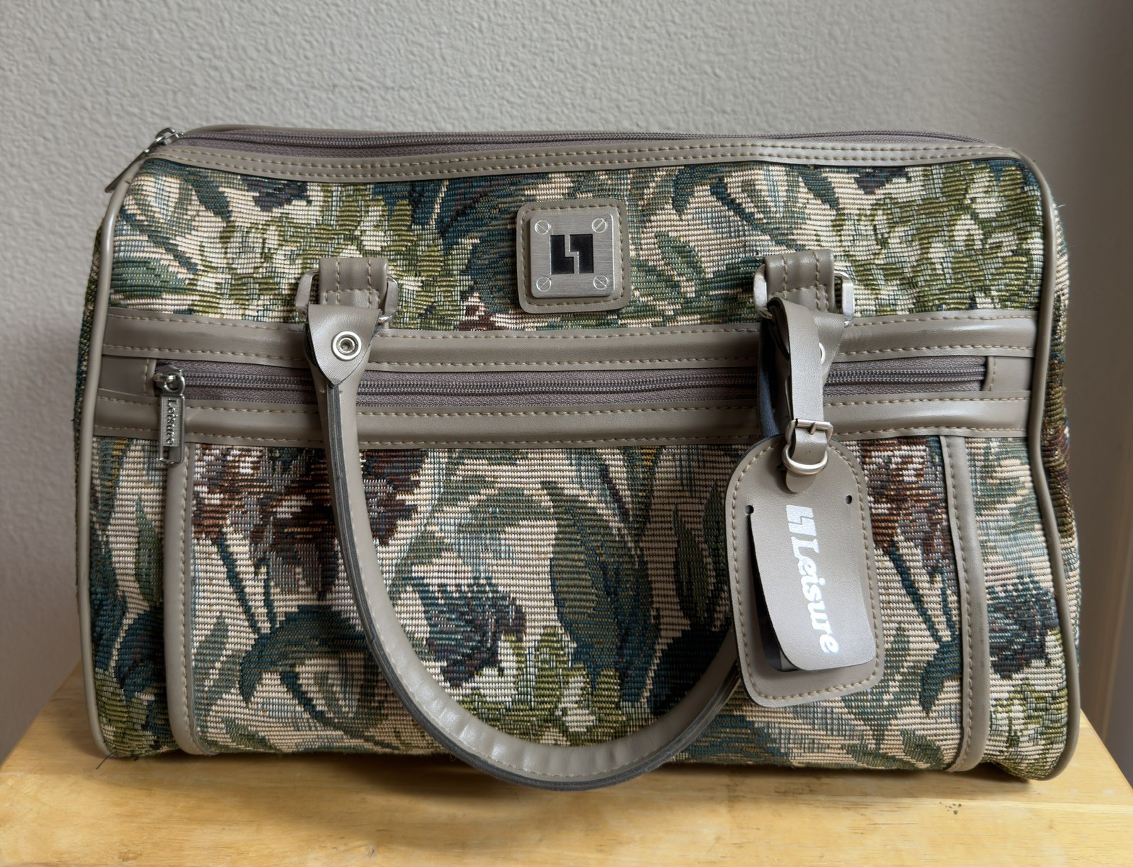 Leisure Vintage Tapestry Overnight Carry On Bag Zip Closer Boho Retro Cottagecor