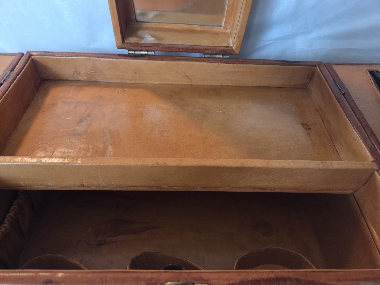RARE!! Southwest Vintage Tooled Leather Jewelry/Cosmetic/Travel/Vanity Case
