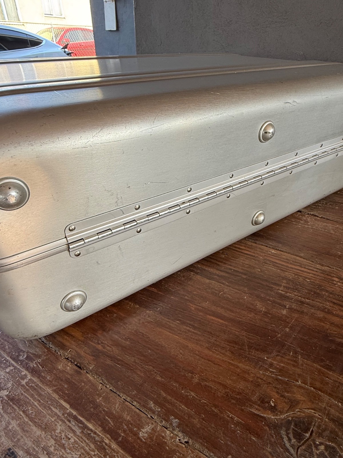 1990’s 2000’s Halliburton Zero Centurion Elite Large Aluminum Silver Case No Key