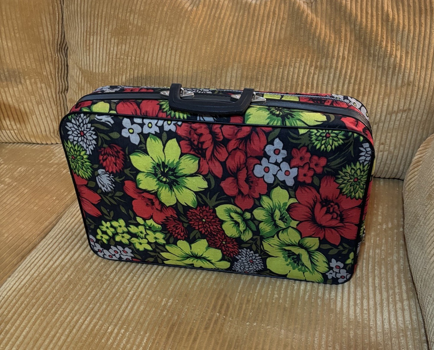 Bantam Travelware Floral Suitcase with Original Key Retro Vintage Funky