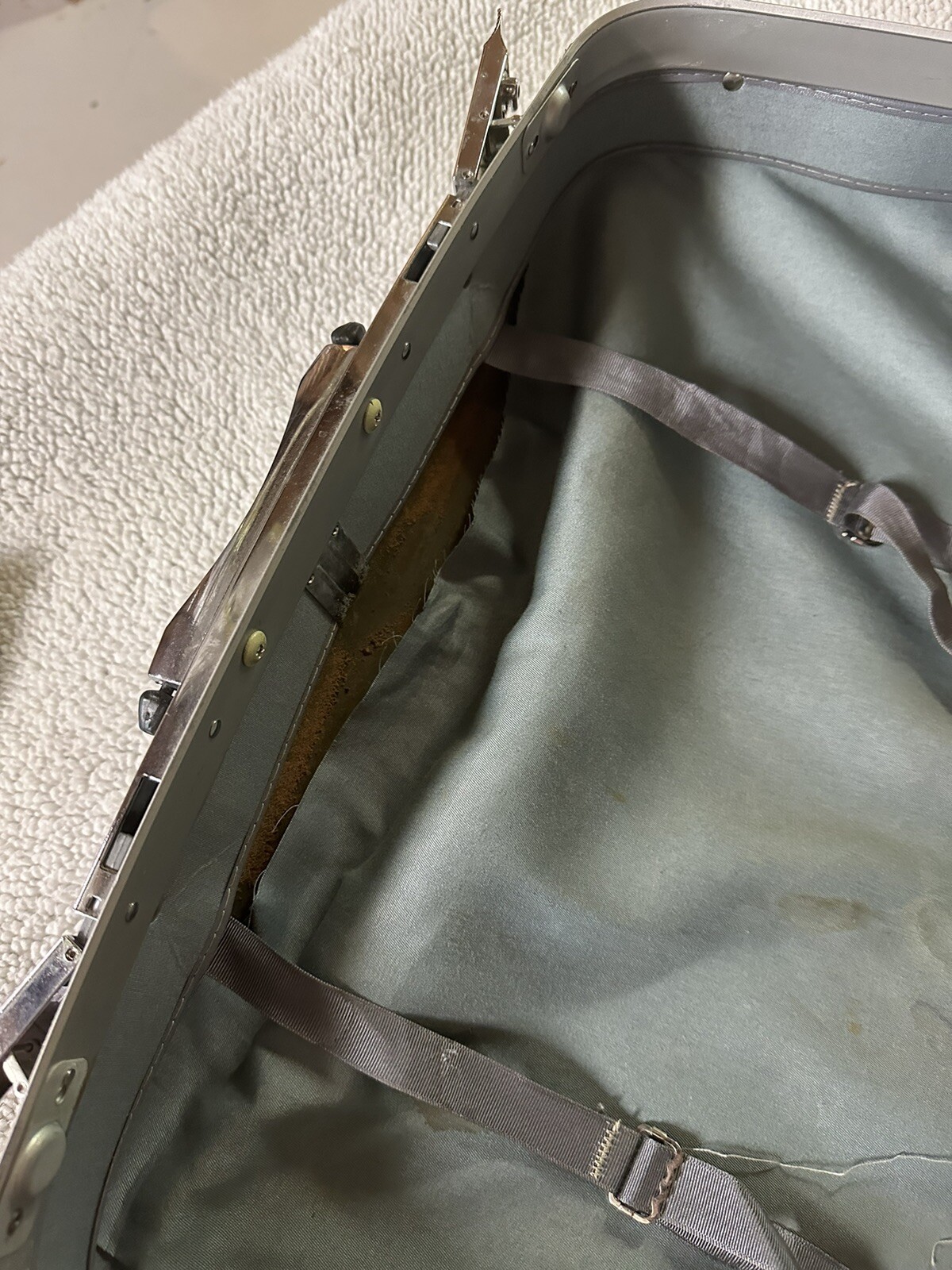 Vintage Hard Shell Samsonite Silhouette Luggage Locking Suitcase with Key Gray