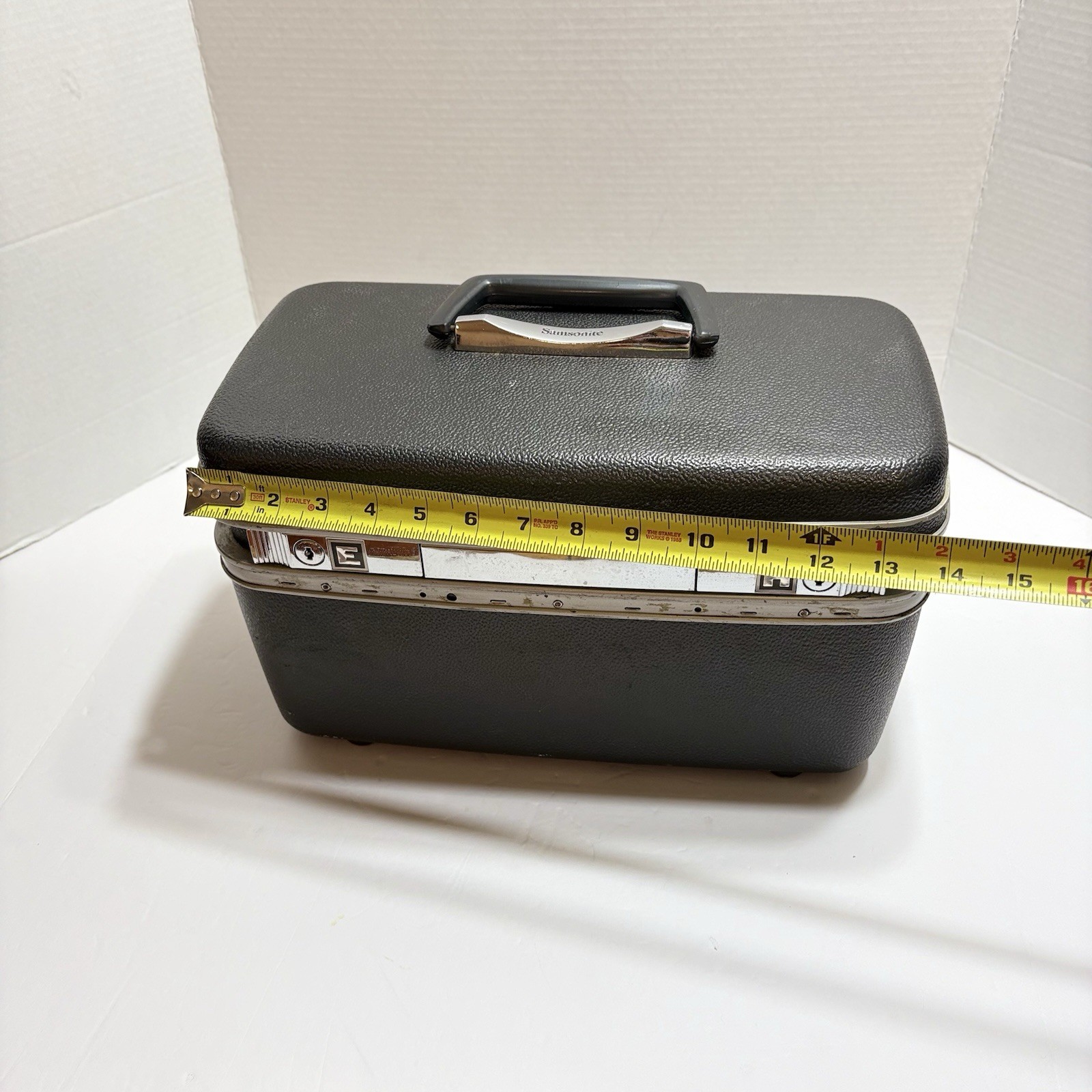 Vintage Samsonite Silhouette Train Case Hard Shell Green