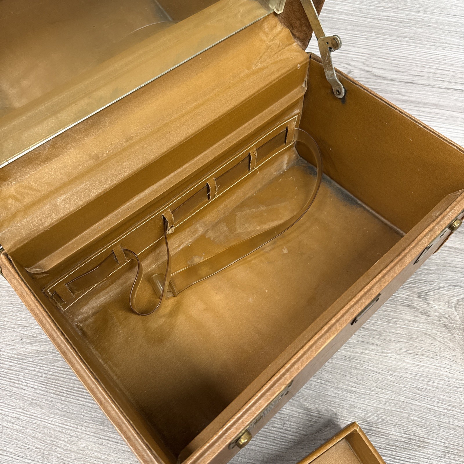 Vintage PLATT AIRESS Brown Vanity Makeup Case 14”x8.75”x8” With Mirror-No Key
