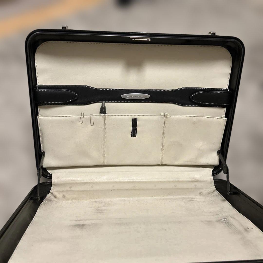 Zero Halliburton Black Attache Case Q4-BK 27x36x10 cm