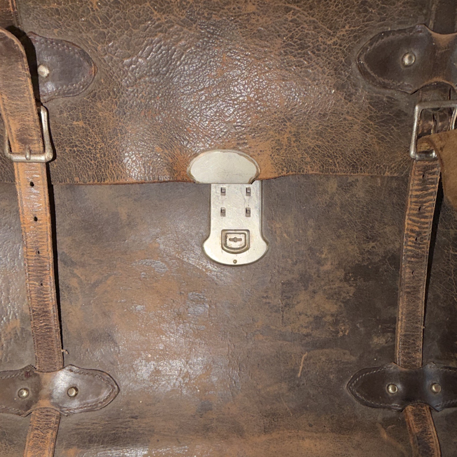 Vintage 1920s Brown Leather Garment Bag Soft Case Heavy-Duty lock is broken