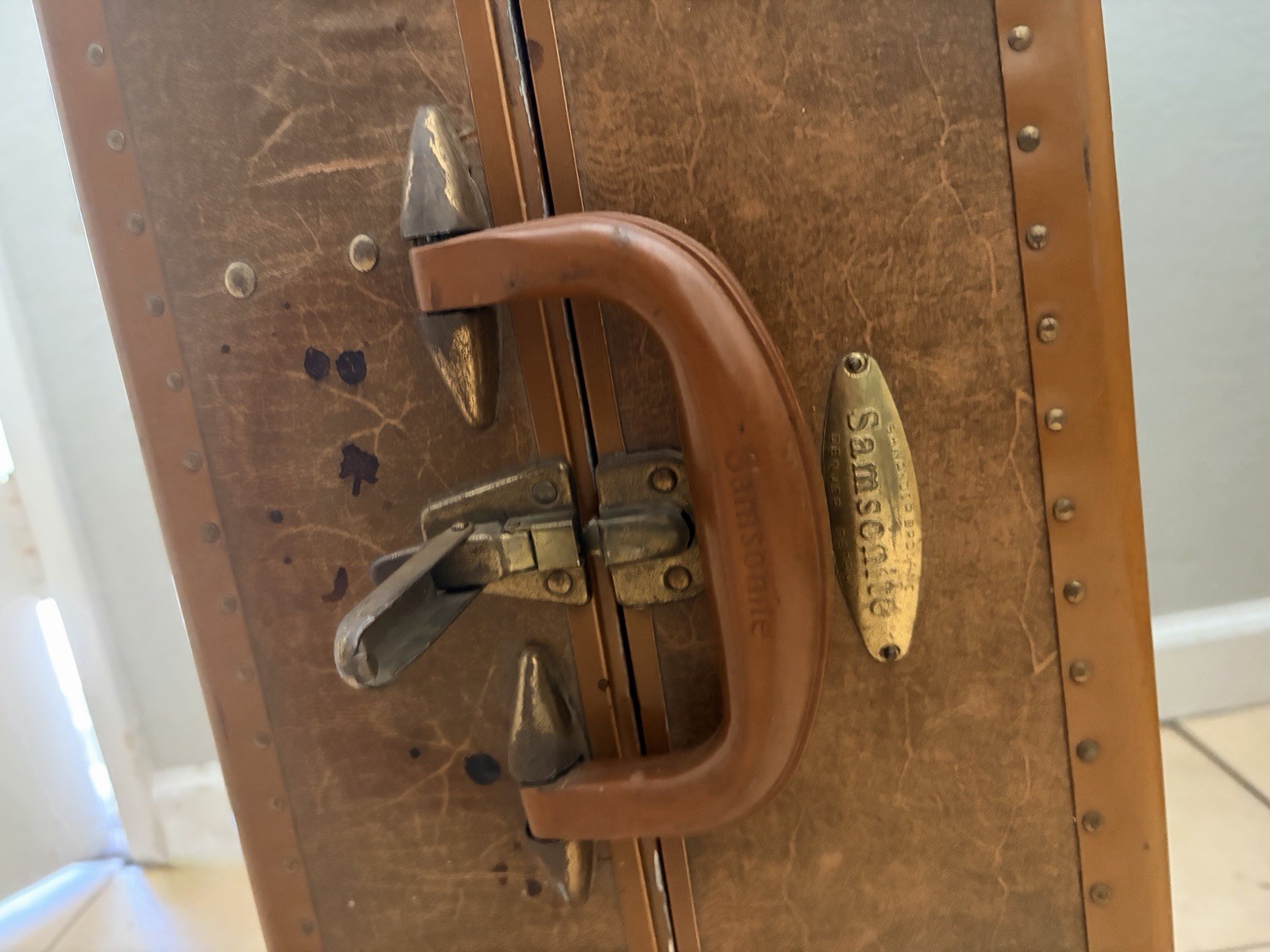 1930s Samsonite Vulcanized Fiber Travel Trunk Suitcase Antique Luggage