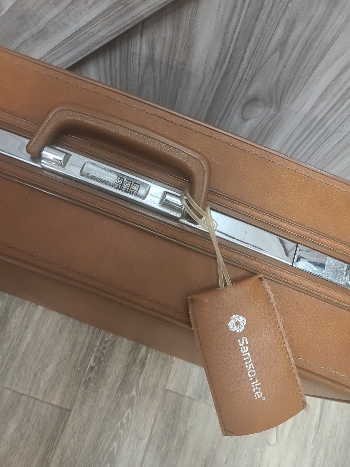 Vintage Samsonite Fashionaire Leather Luggage Suitcase On Wheels W/ Accessories