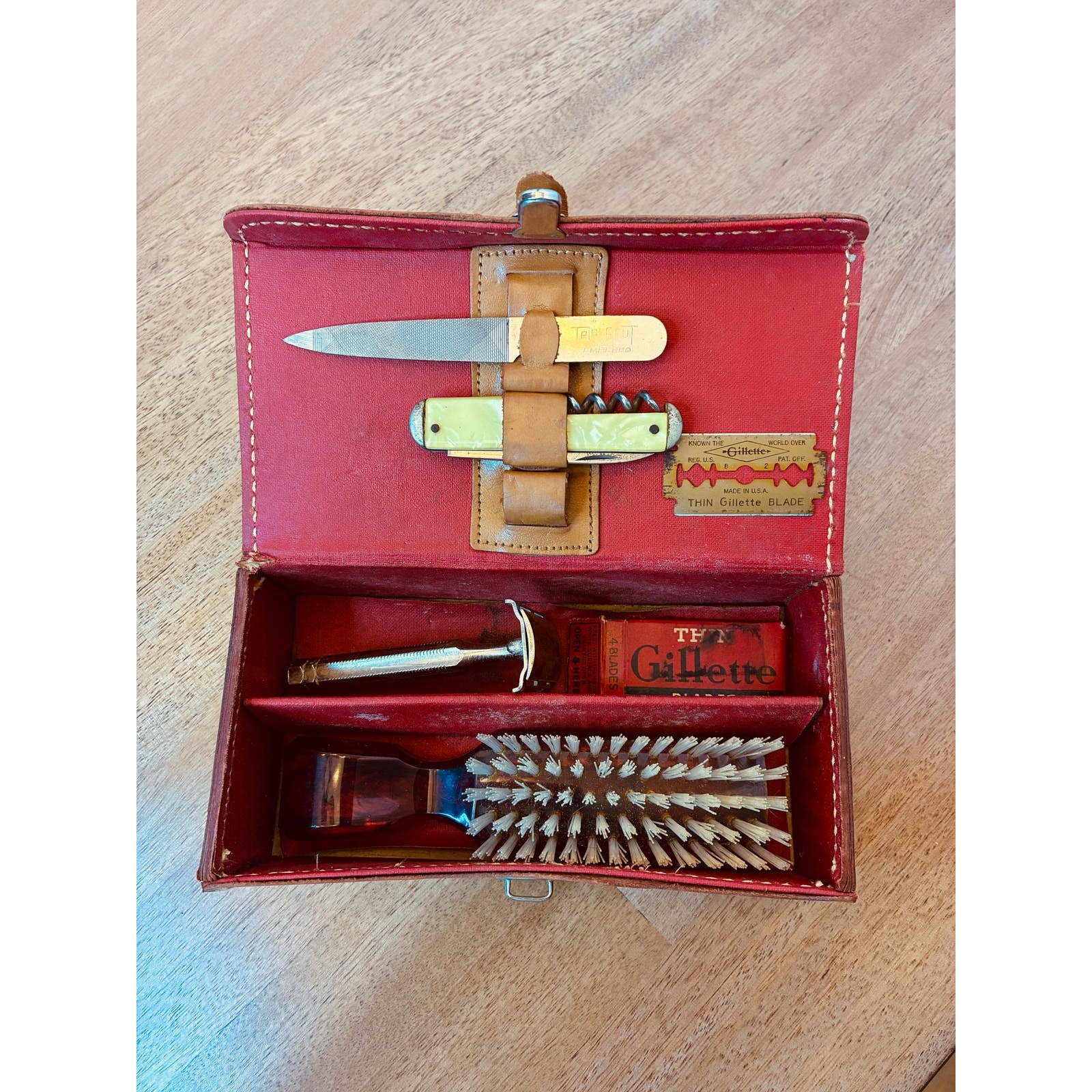 Vintage 1940s Tuck-Tite Cowhide Leather Men’s Travel Kit Gillette Razors Brush
