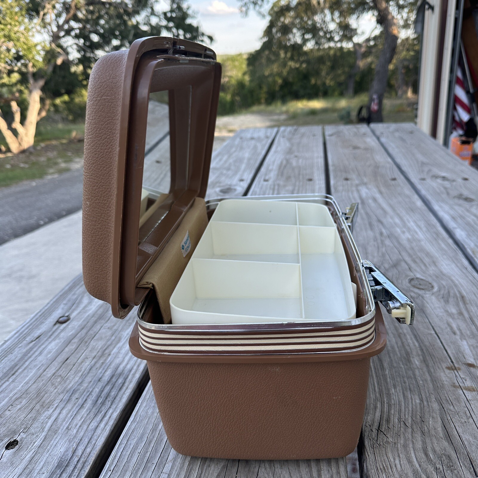 1970s Concord Samsonite hard brown cosmetic carry case,has tray, bag, mirror