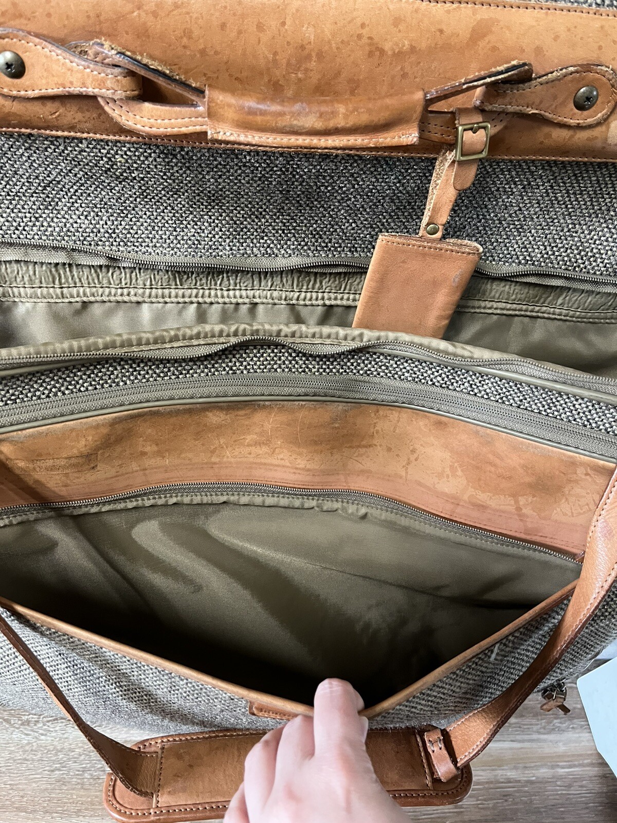 HARTMANN Vintage Tweed & Leather Garment Bag Luggage Suitcase 2 Hangers & Bags