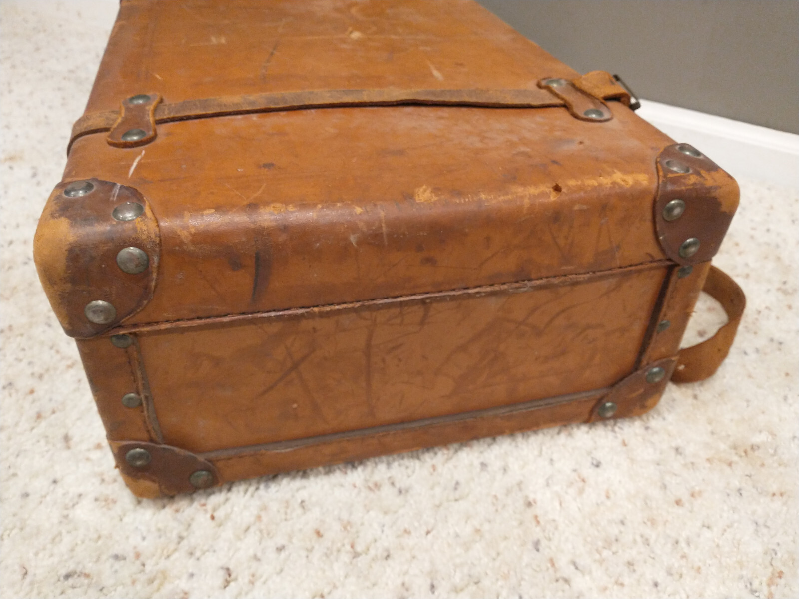 vintage antique genuine hard leather travel suitcase 24x13x7