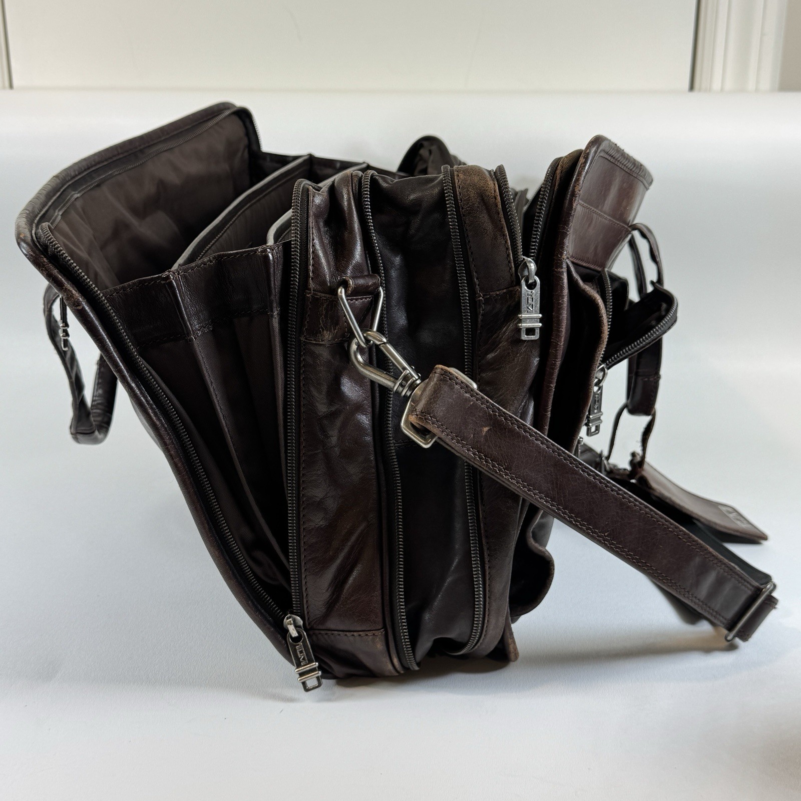 Vtg Tumi Alpha Expandable Organizer Brown Leather Laptop Briefcase w/ Strap