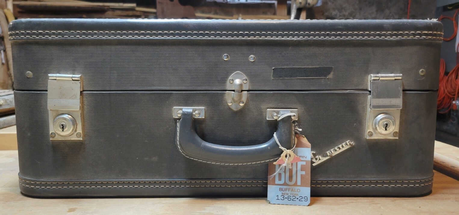 Vintage (1960s) Globester Luggage. Original Keys, Hangers, Lining, Airline Tags