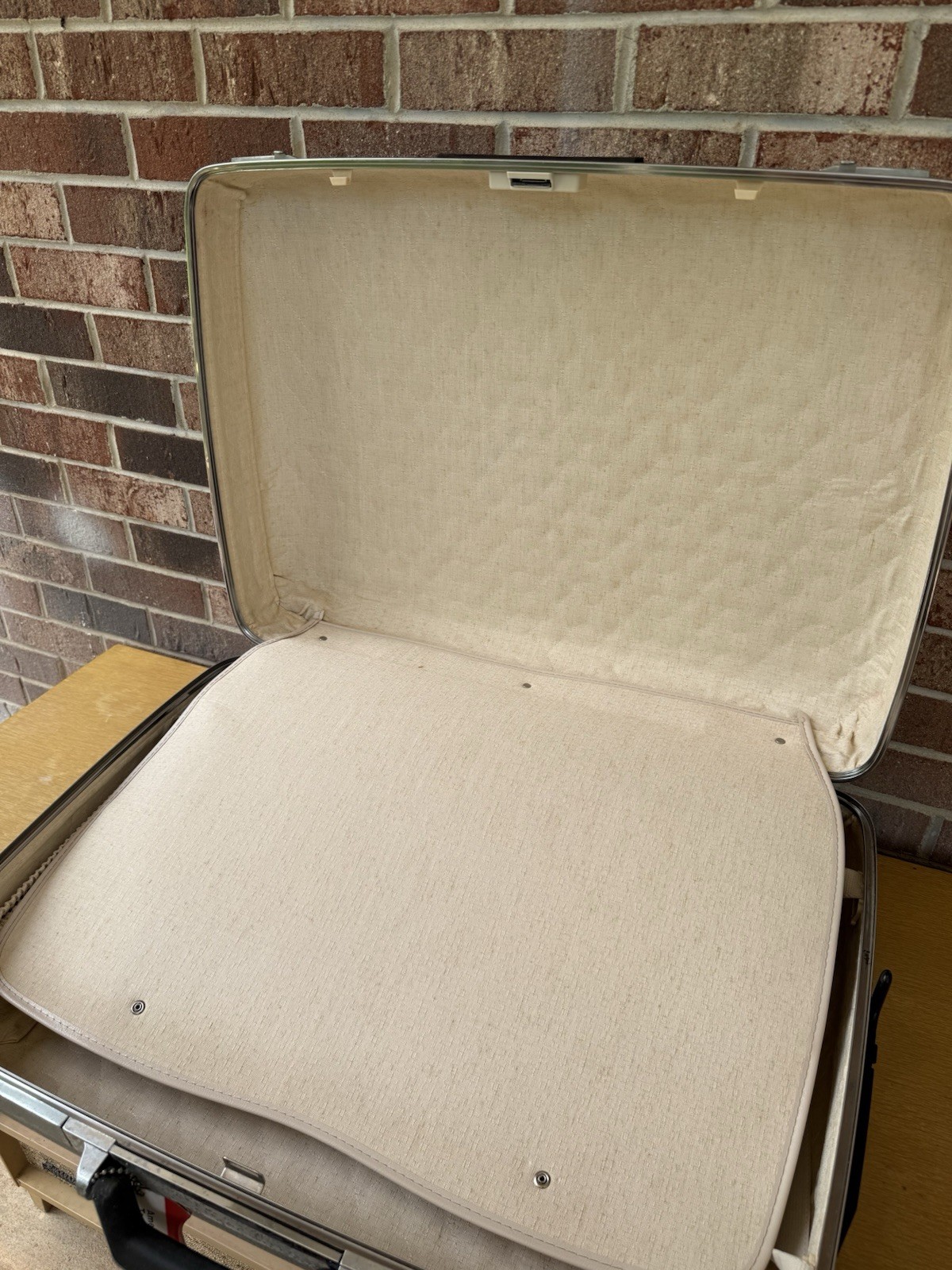 🍊Vintage 1960s American Tourister Tiara Hardshell Luggage Suitcase w/ Wheels!
