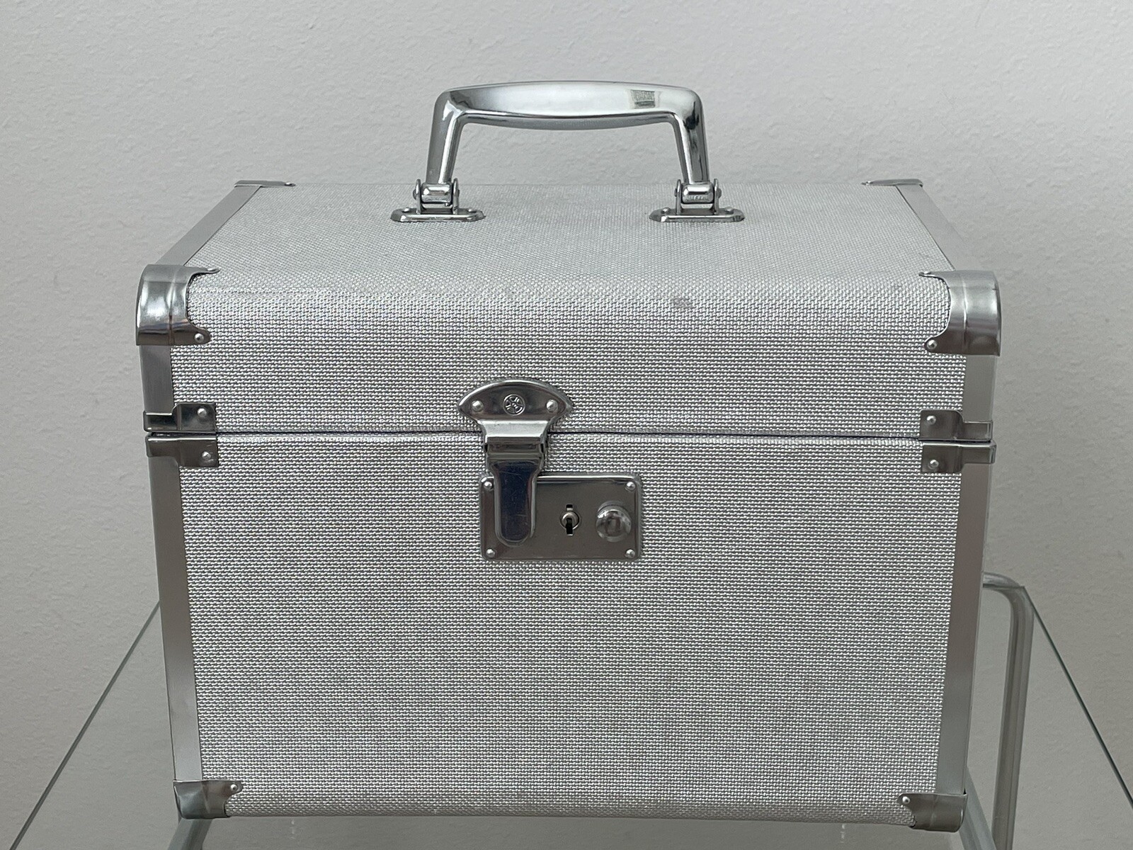 Vintage Cosmetic Travel Case – Silver Metallic Fabric – very clean