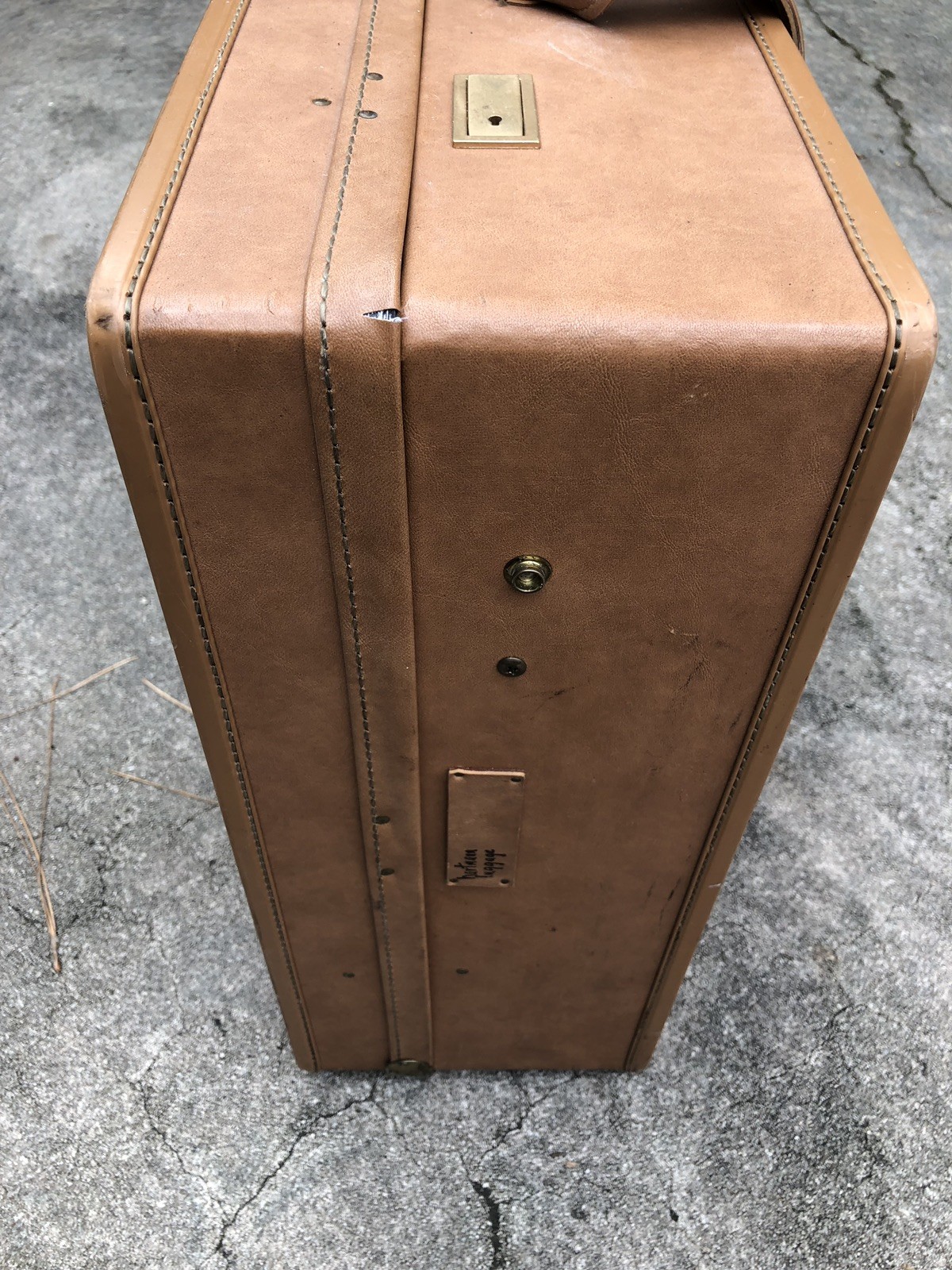 Hartmann 25” Belting Leather Paisley Interior Suitcase