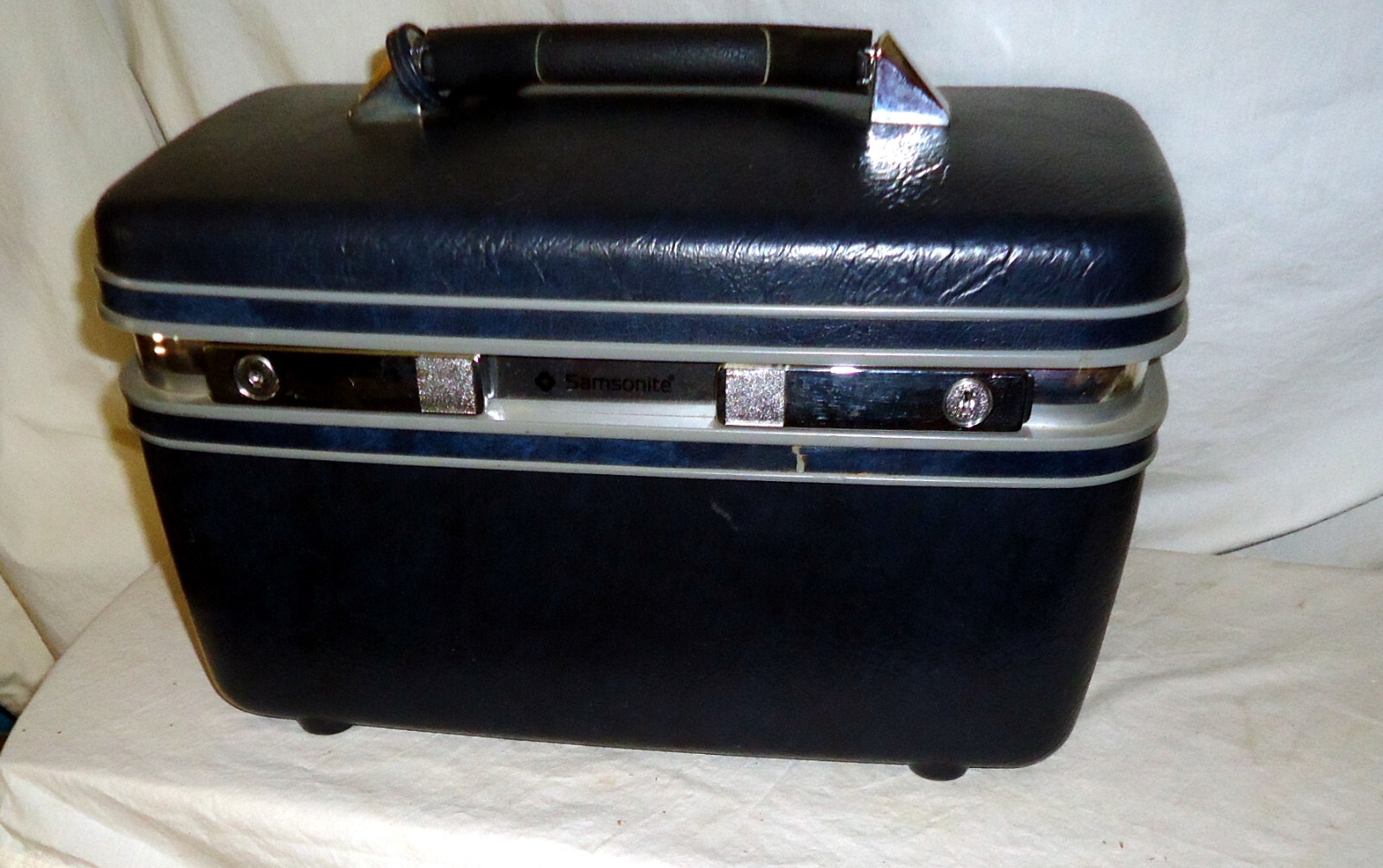 Samsonite Train Makeup Carry on Travel Case Black- Navy Blue Key Excellent