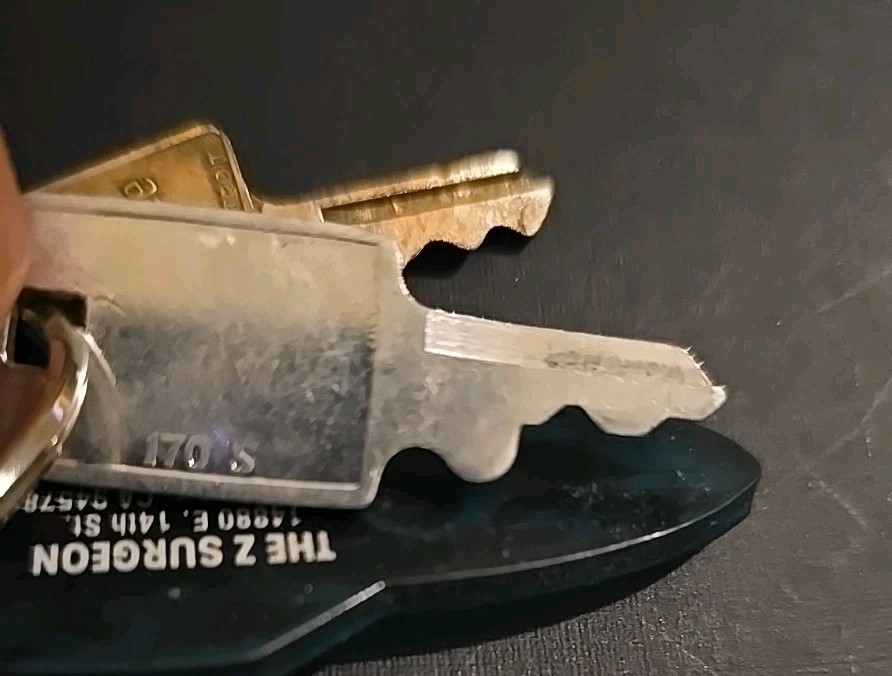 Vintage Samsonite Keys #170S #94 With Advertising Key Fob