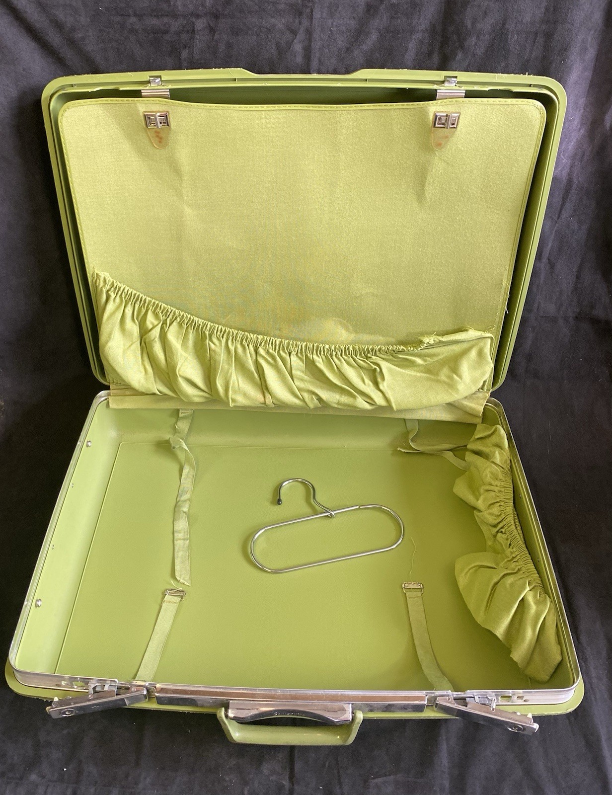 VTG Pair of Samsonite Saturn Avocado Lime Green Hard Shell 24” and 22″ Suitcases