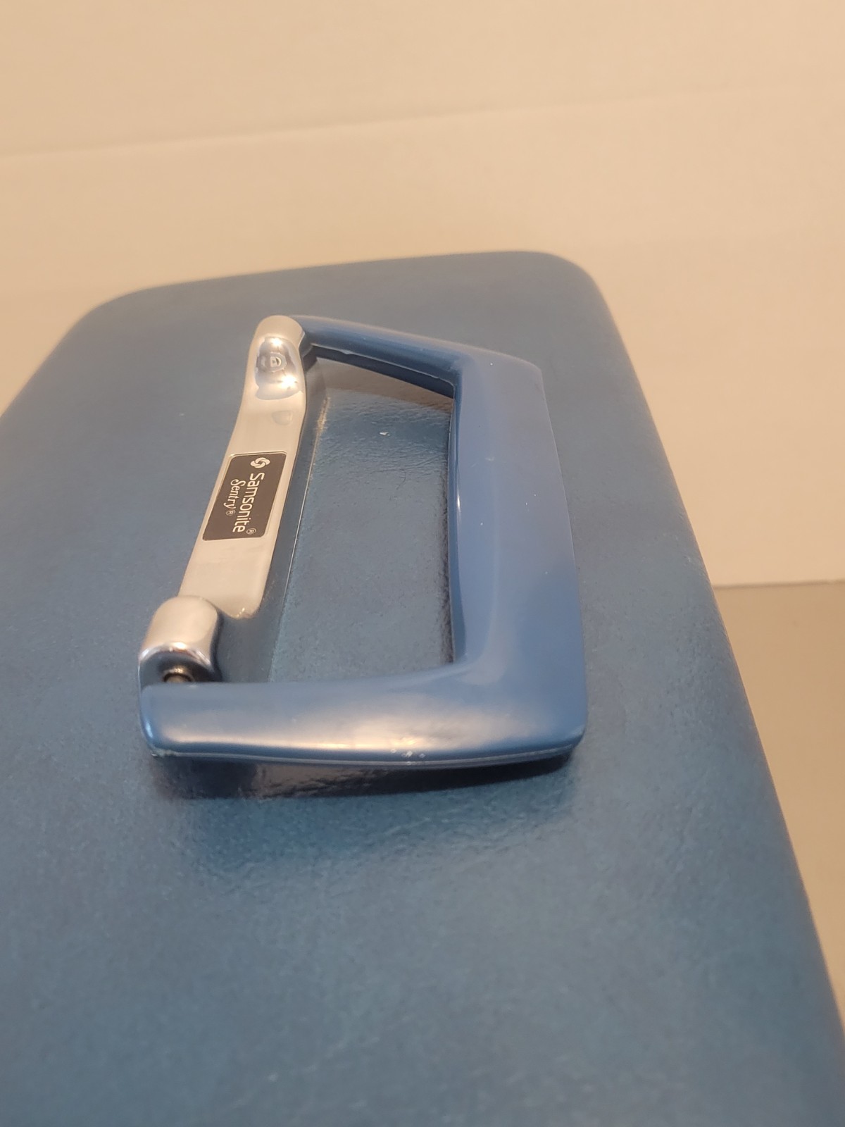 1960’s Vintage SAMSONITE Train , Makeup Vanity Case No KEY Or Tray Euc Blue