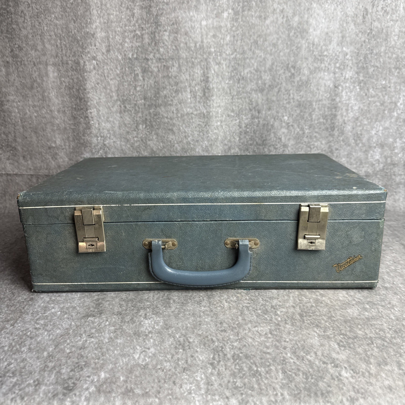 Blue VACATIONER Hardshell Suitcase w/ Flip Up Metal Latch & Bakelite Handle