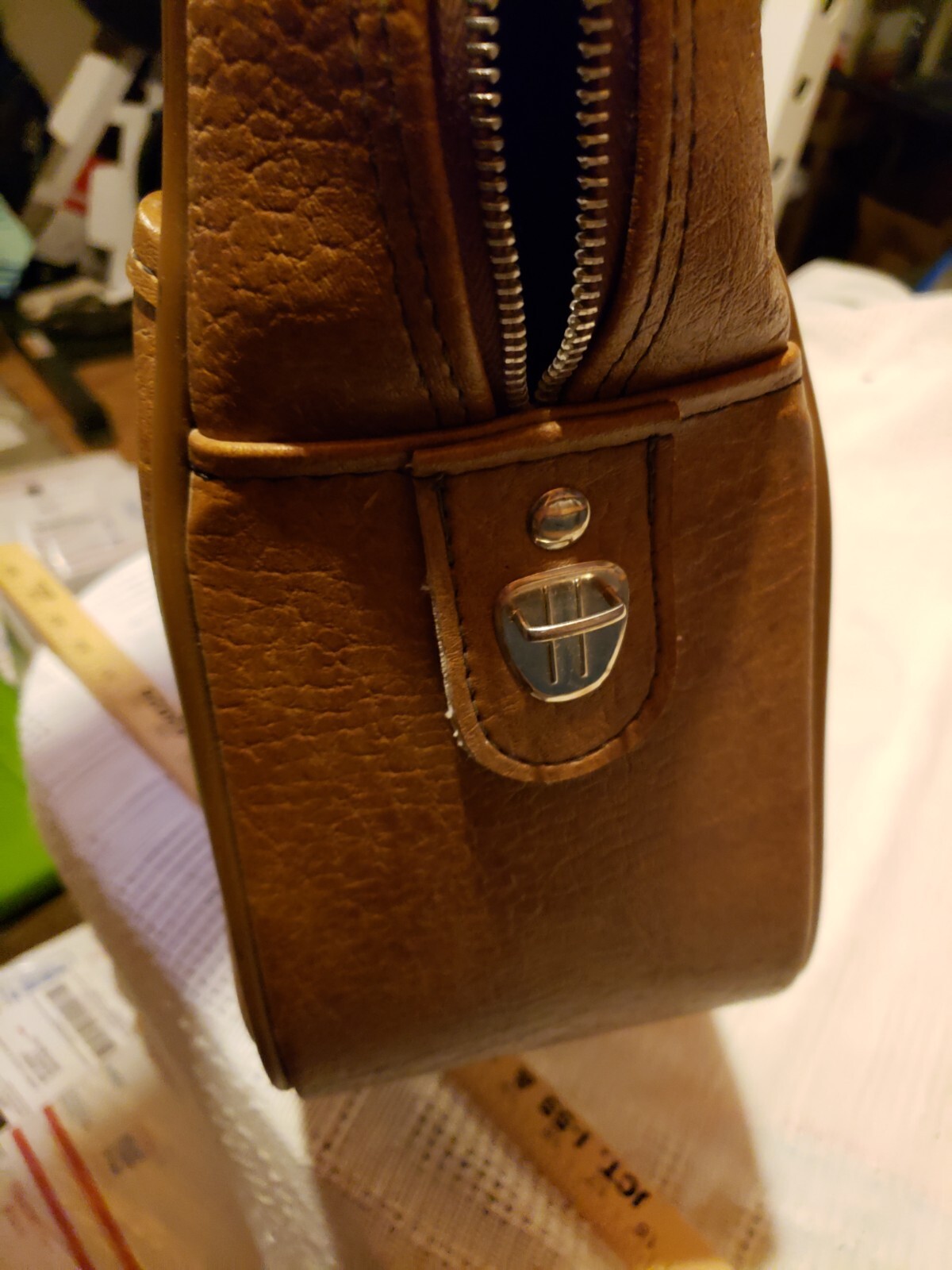 VTG Leather Travel Bag Luggage Suitcase C&C Zippers Camel Brown Italy