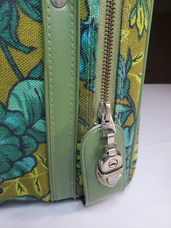 Vintage Bantam Travelware Floral Blue Yellow Mod Pattern Suitcase Luggage 60’s
