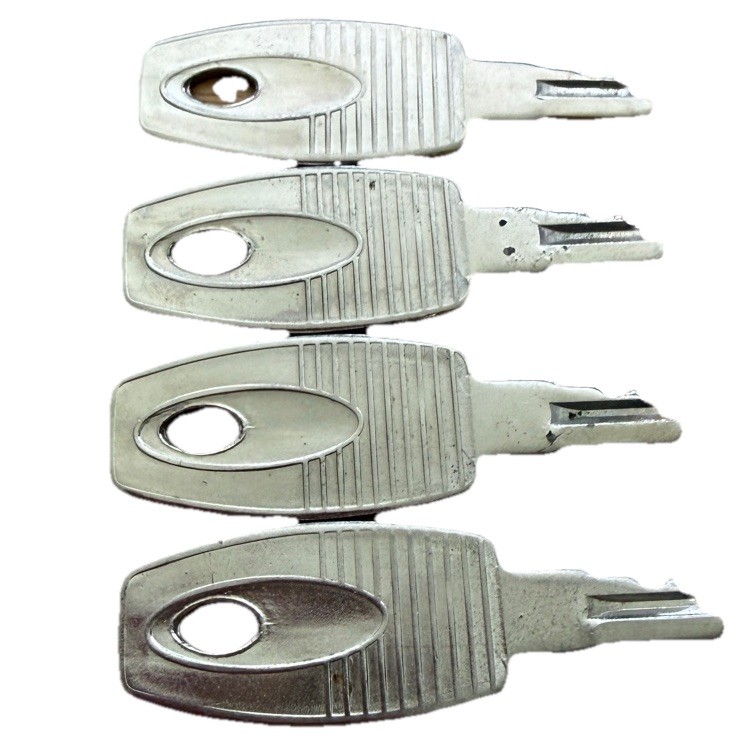 Vintage Set Of 4 Starflight Luggage Keys 2” Long For Your Vintage Luggage