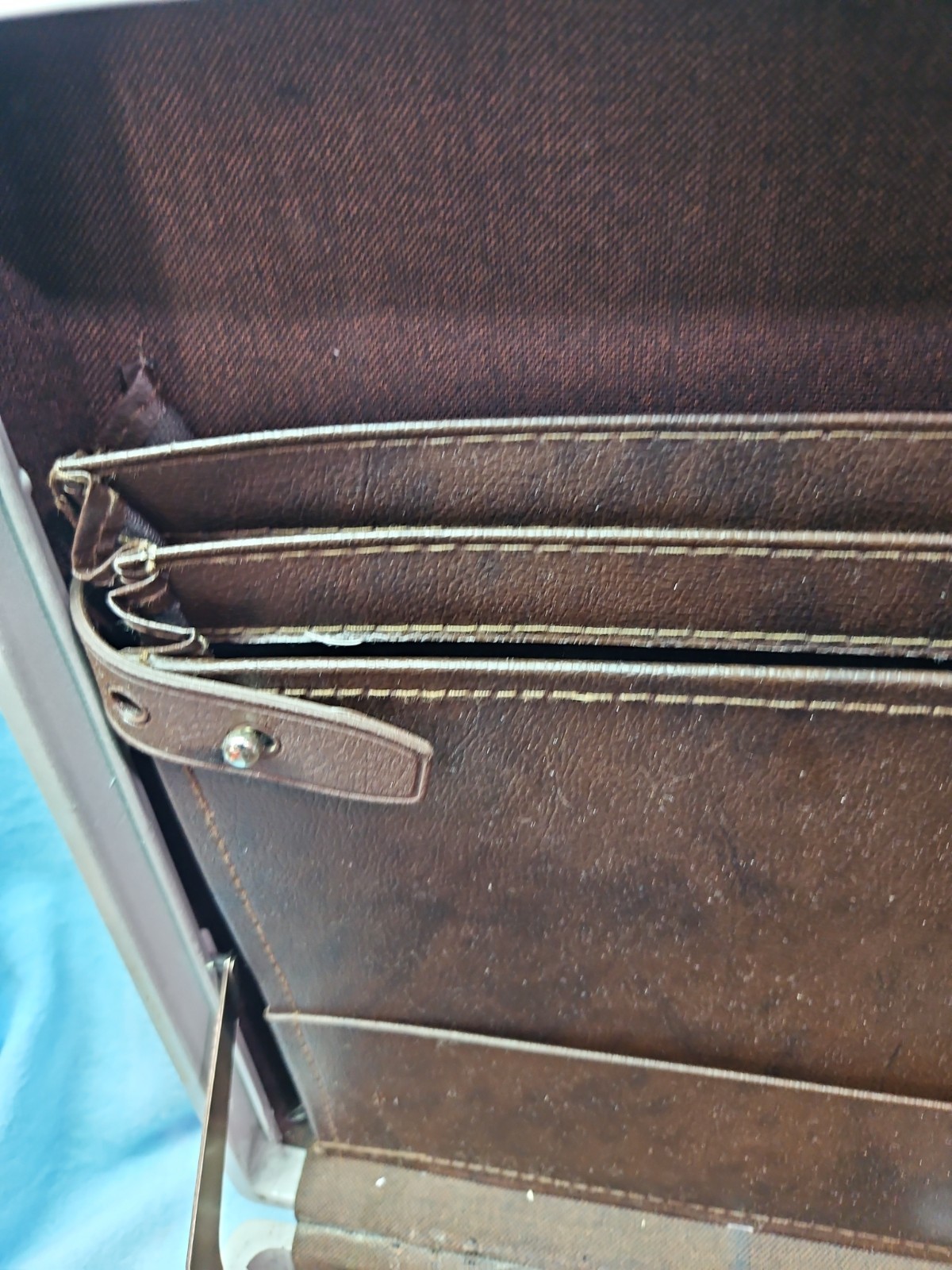 Vintage Samsonite Classic 100 Briefcase – Brown Hardshell Slim 3-Dial Combo Lock