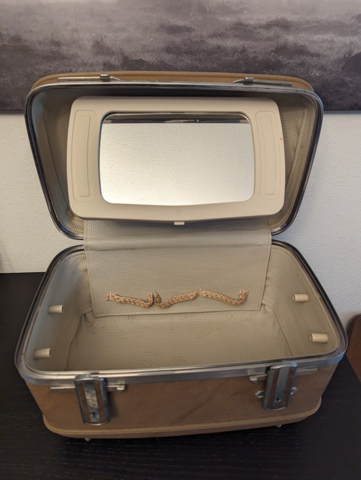 American Tourister Luggage Train Suitcase w/ Mirror 14x10x9