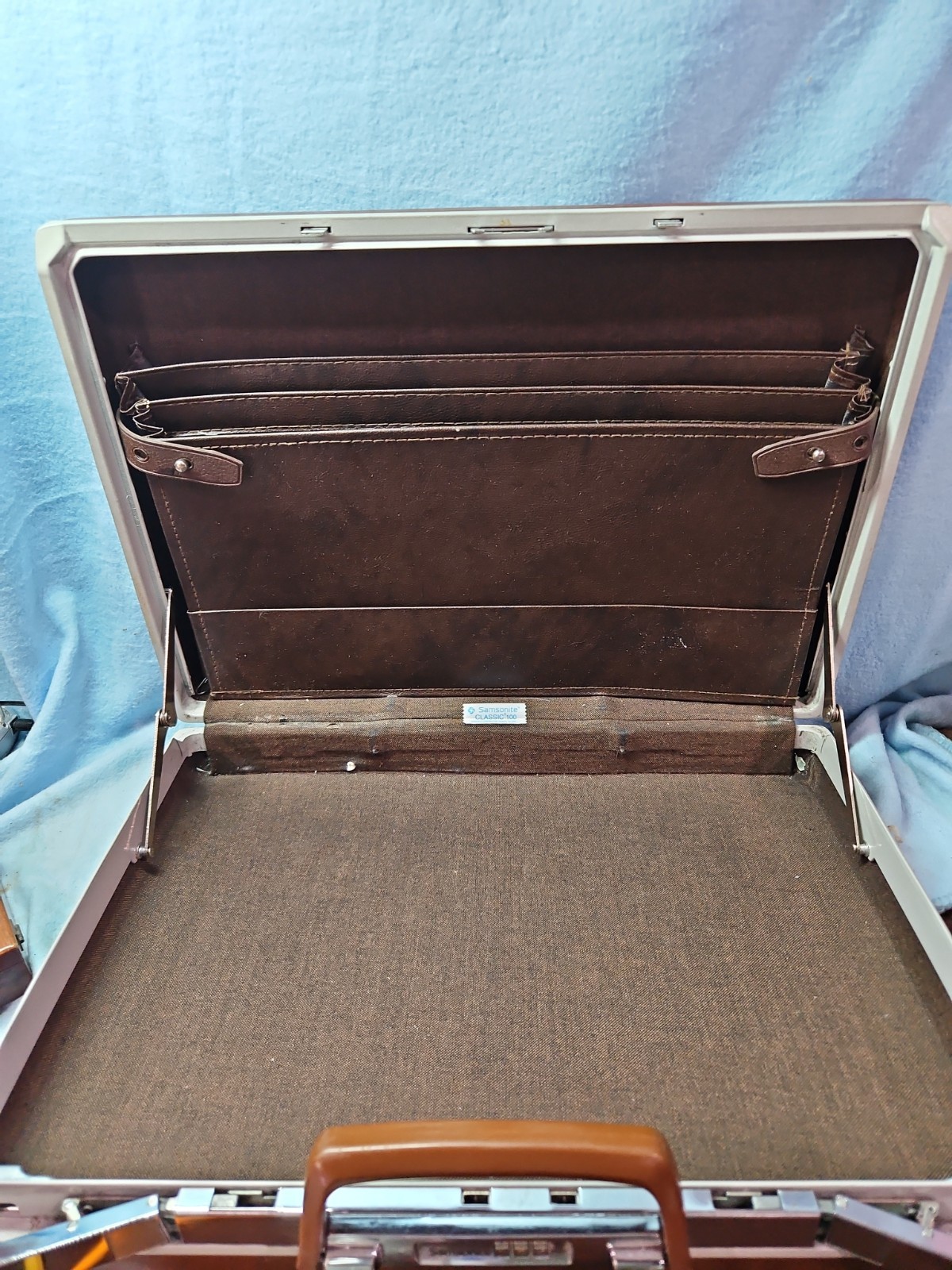Vintage Samsonite Classic 100 Briefcase – Brown Hardshell Slim 3-Dial Combo Lock