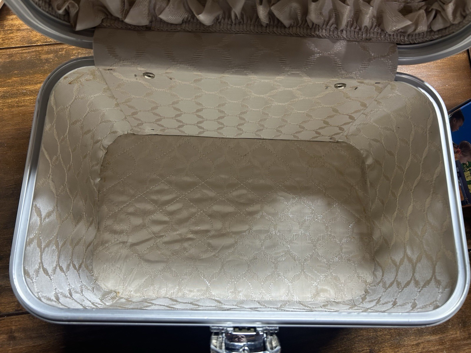 Vintage Amelia Earhart Brown Train Case Travel Luggage & Overnight Bag w/Box