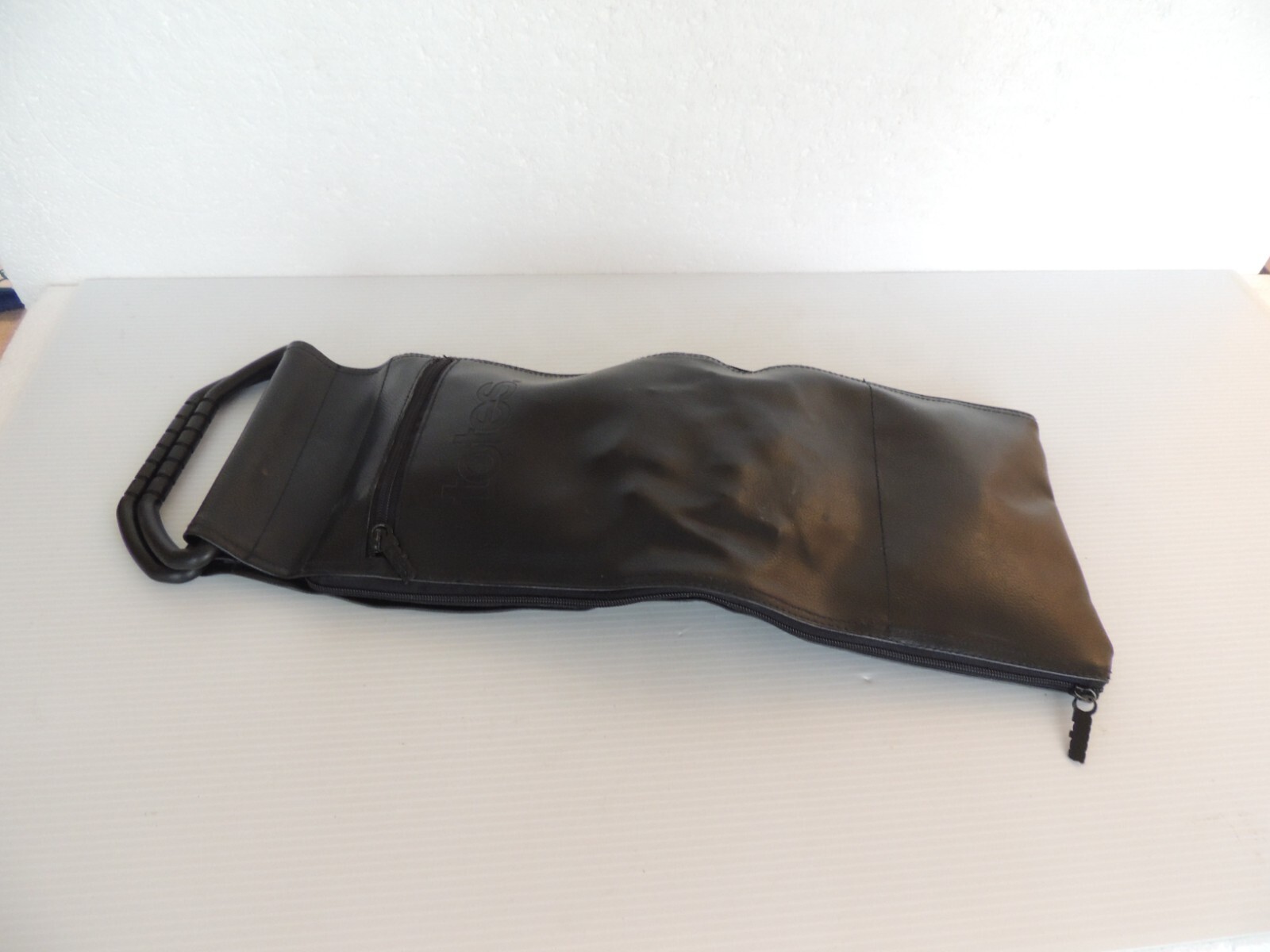 TOTES Vintage 1994 On The Move Briefcase Messenger Style 2824 black 12″ w/handle