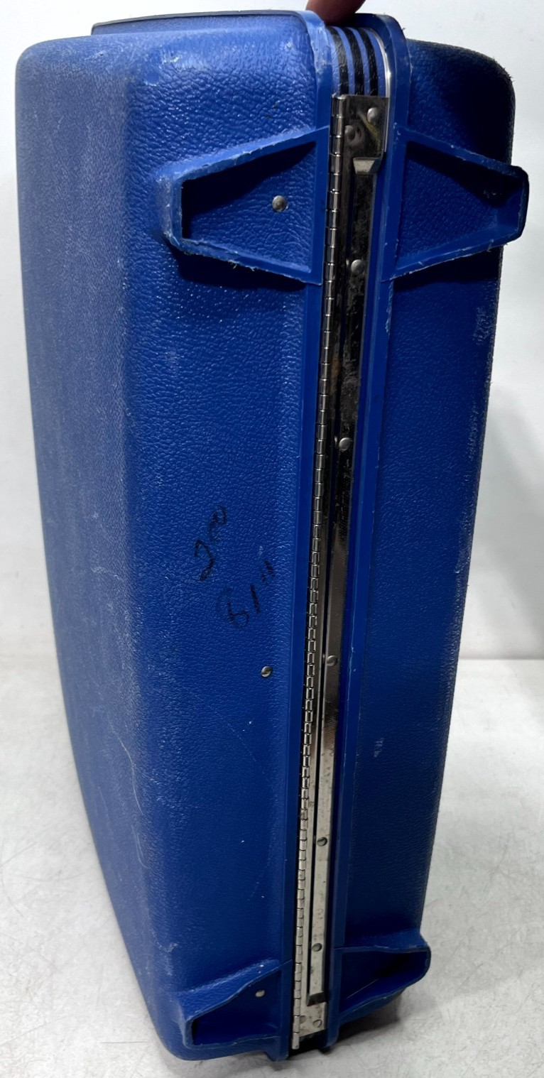 Vintage Samsonite Concord Blue Hard Shell Suitcase Locking Key 20x16x6 W/ Key