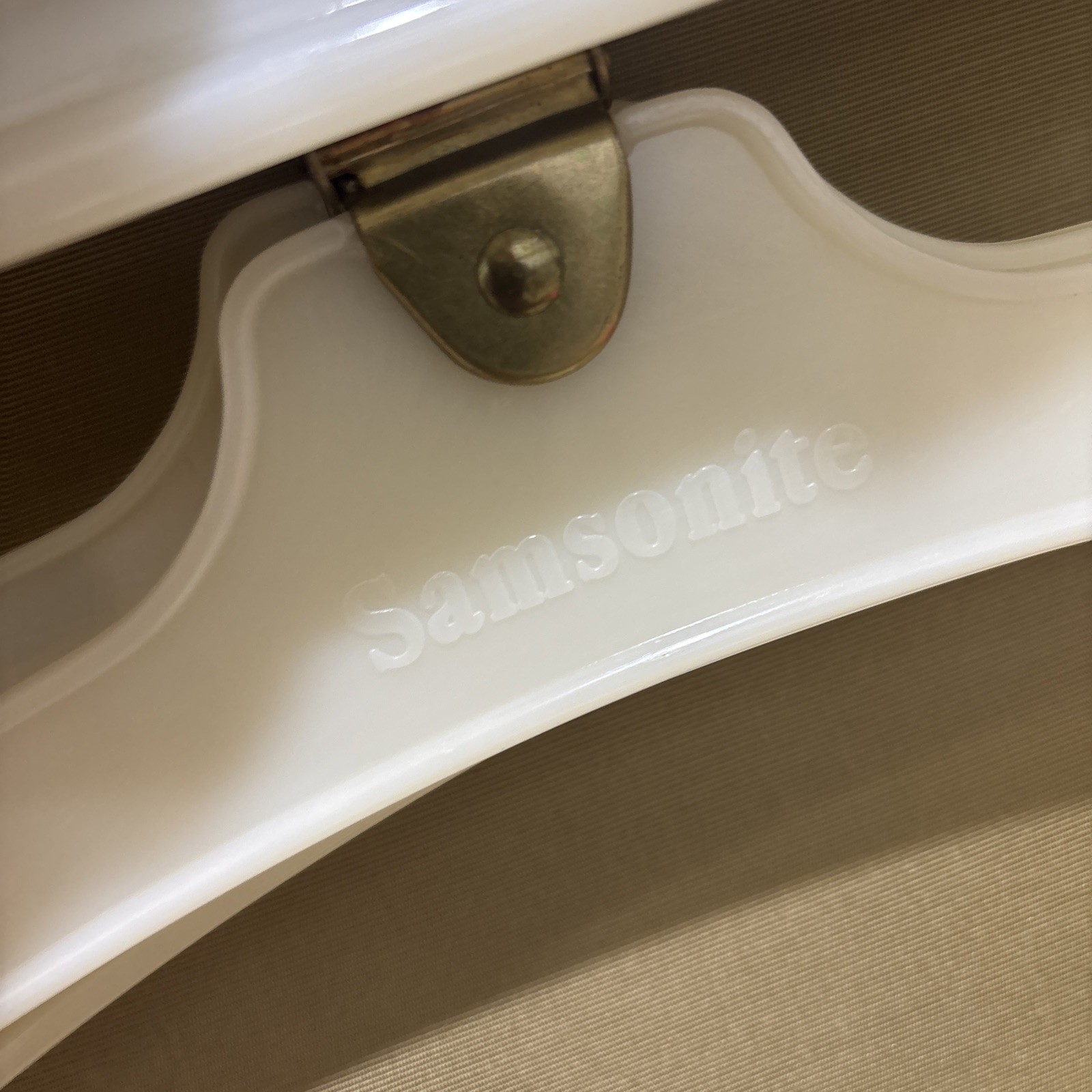 Vintage Samsonite Shwayder Bros. Saddle Tan Hardshell Suitcase Style 4651 W/ Key