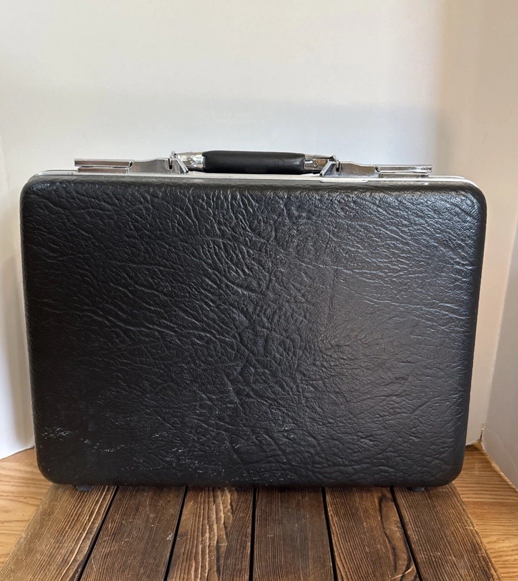 Vintage American Tourister Briefcase Hard Shell Vinyl Lock 18x14x3.75″ Black Key