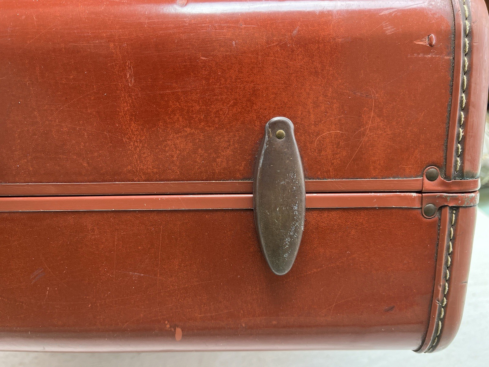 Vintage Brown Hard Shell Samsonite Suitcase Metal Locks Violet Fabric Interior