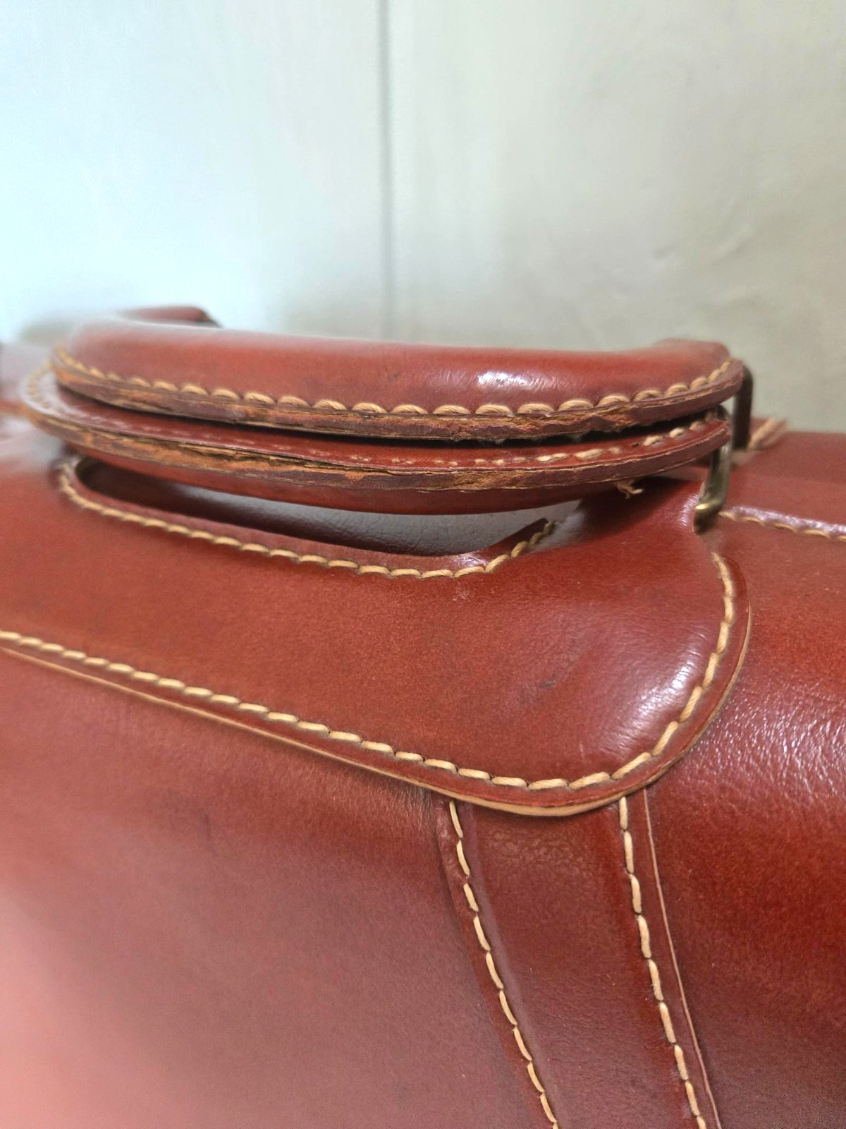 Vintage Early 1950’s Towne Saddle Brown Leather Luggage 21″L x 14″H x 7″D