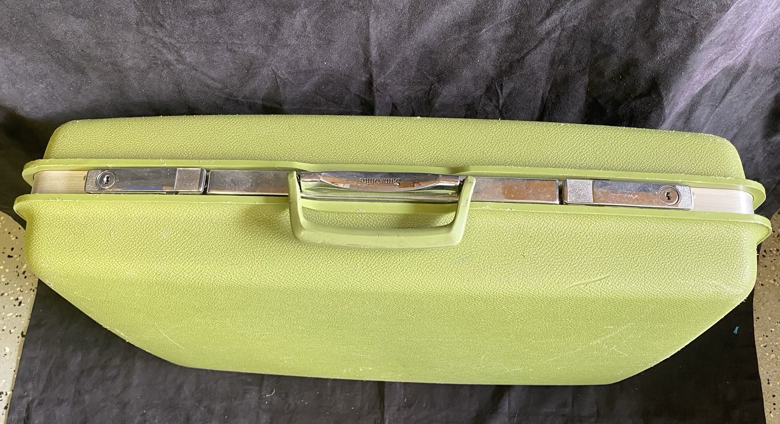 VTG Pair of Samsonite Saturn Avocado Lime Green Hard Shell 24” and 22″ Suitcases