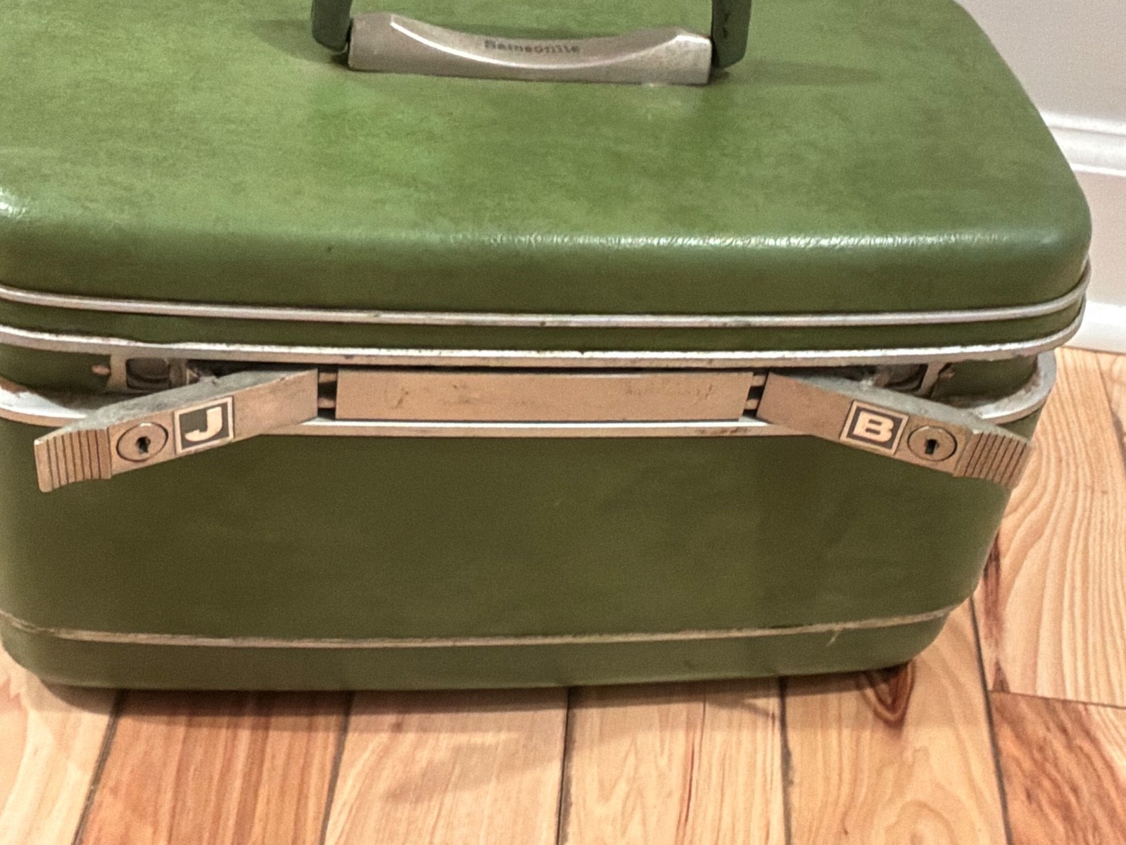 Vintage Samsonite Silhouette Olive Green Train Case Makeup Cosmetic Luggage