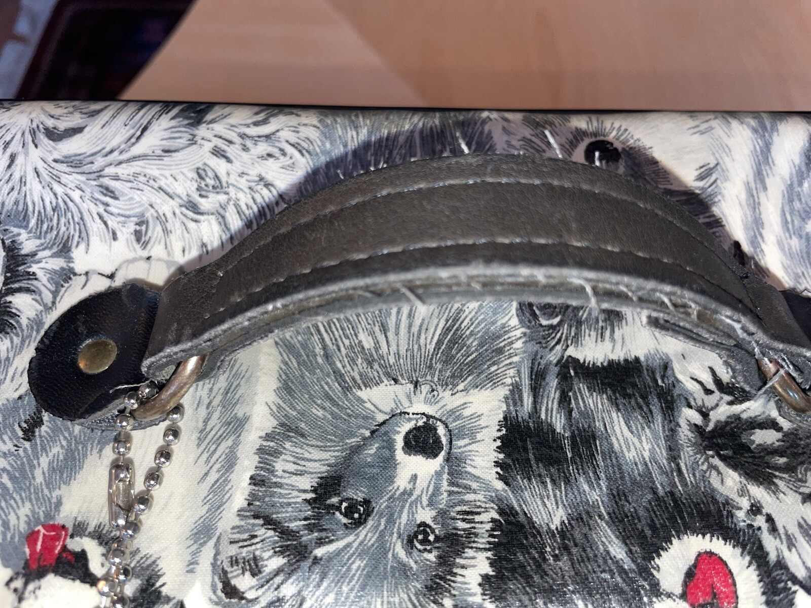VINTAGE SUITCASE LUGGAGE BLACK & WHITE DOG IMAGES PICS RARE MCM 18x12x6” Unique